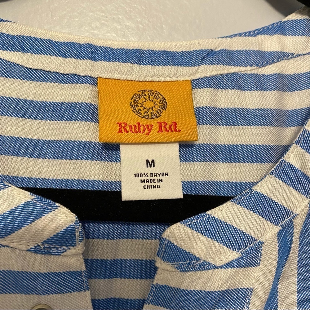 Ruby Rd. Women’s Blue & White Striped Blouse  Size M New With Tags - Picture 9 of 15